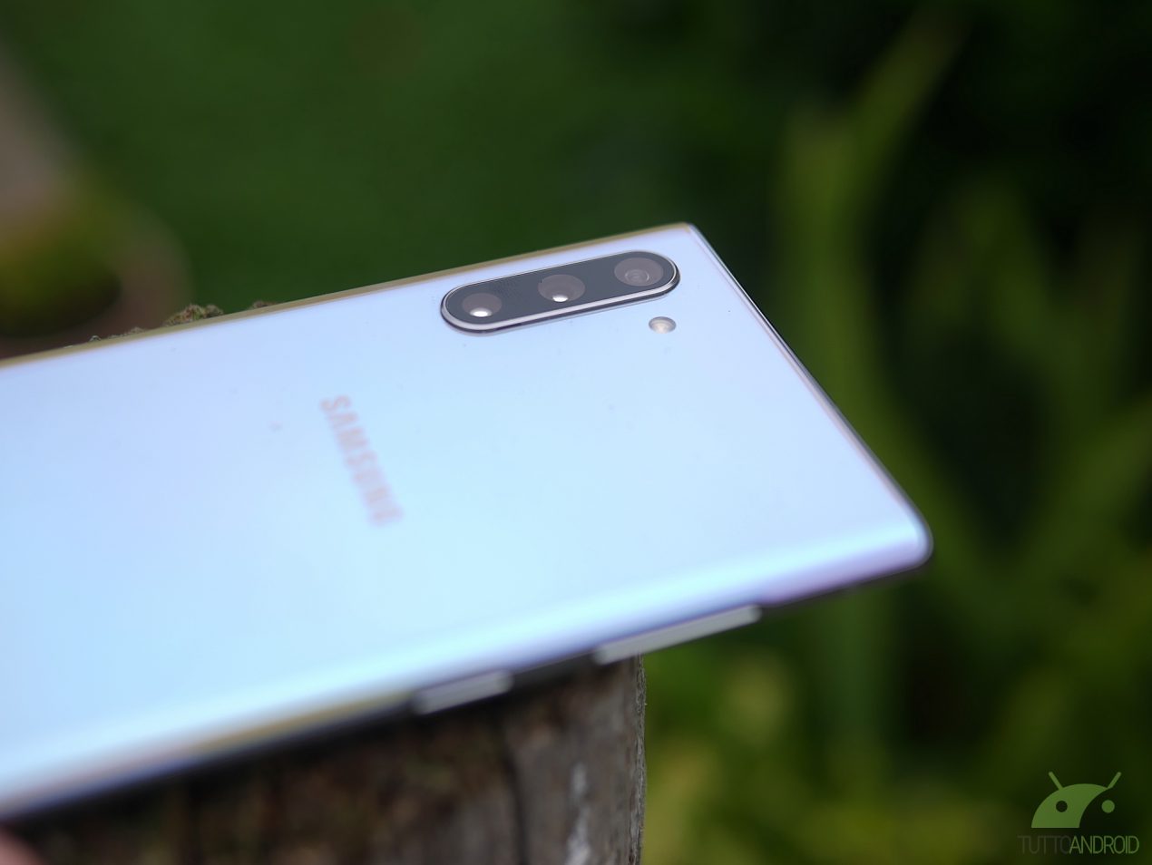 Un brevetto mostra un design inedito per la fotocamera del Samsung Galaxy Note 20