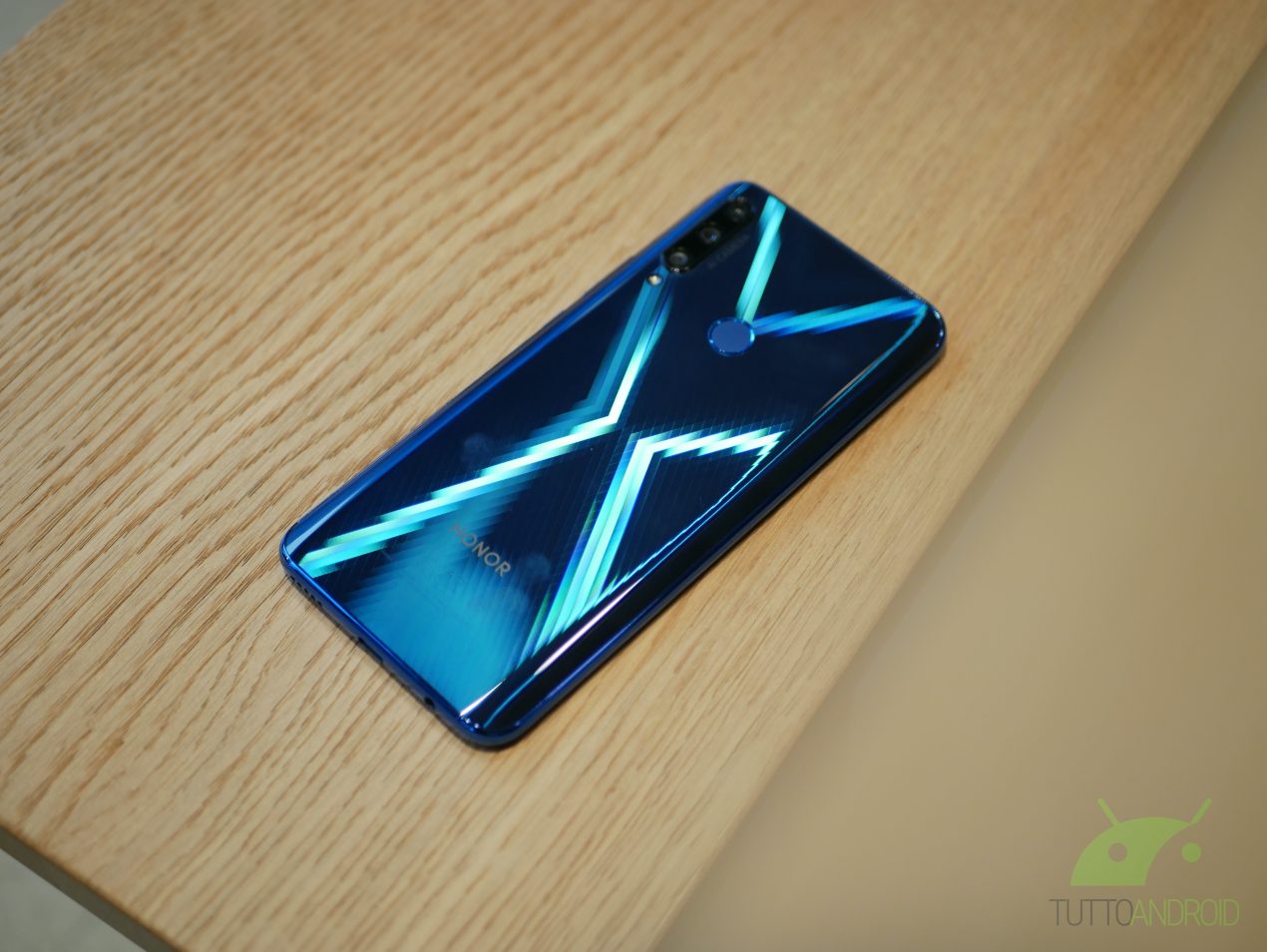 HONOR 9X arriva in Italia e punta al connubio di design, tecnica e prezzo