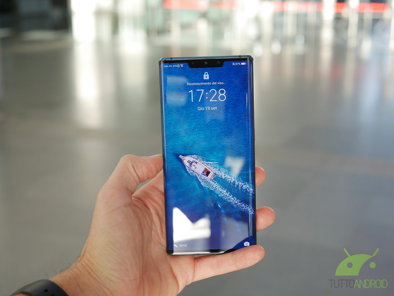 Huawei Mate 30 Pro è disponibile da oggi anche su Amazon e presso la grande distribuzione