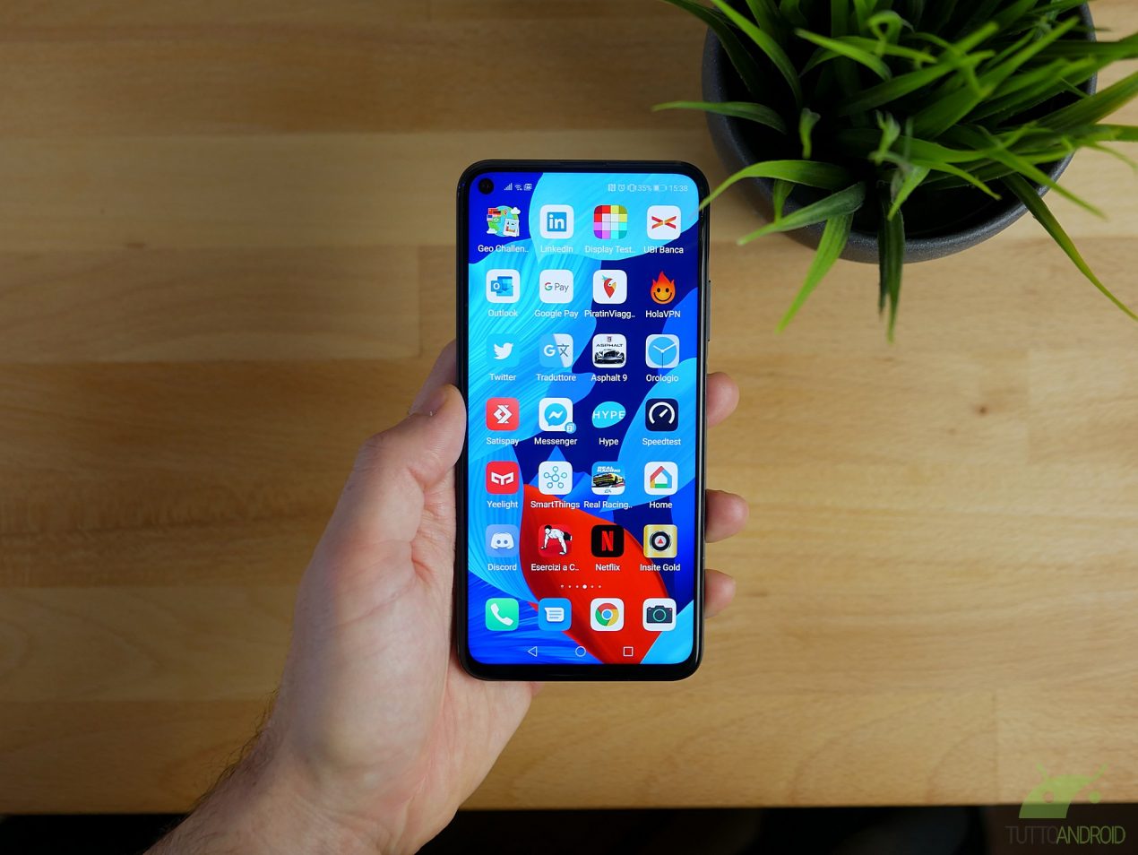 Nuovi aggiornamenti software in roll out per Huawei Nova 5T e Mate 10 Pro