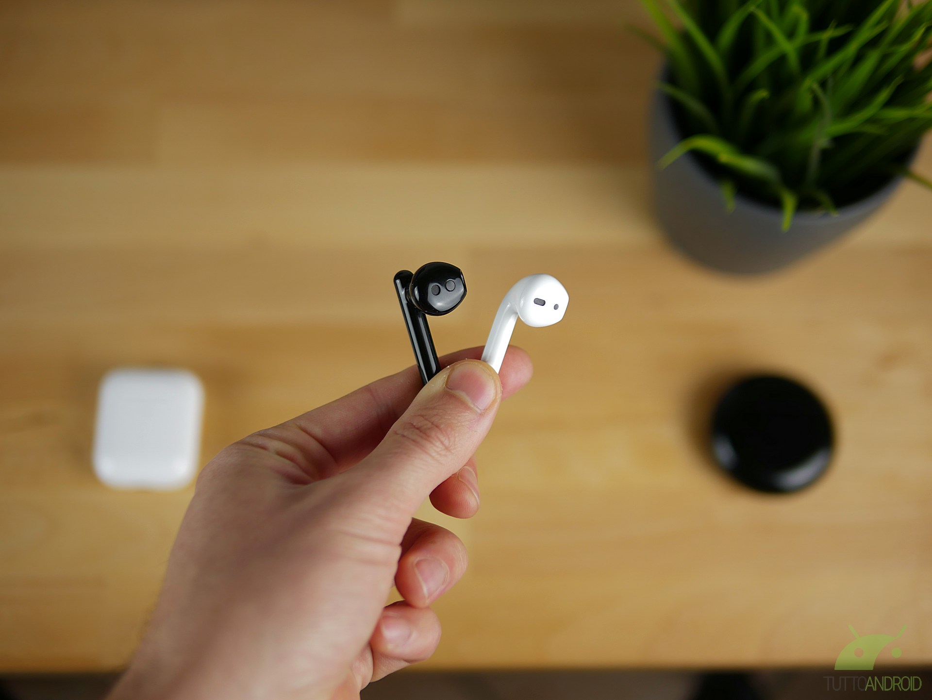 Huawei Freebuds 3 o Apple Airpods 2, quali sono le migliori true wireless ear? Ecco il confronto (video)