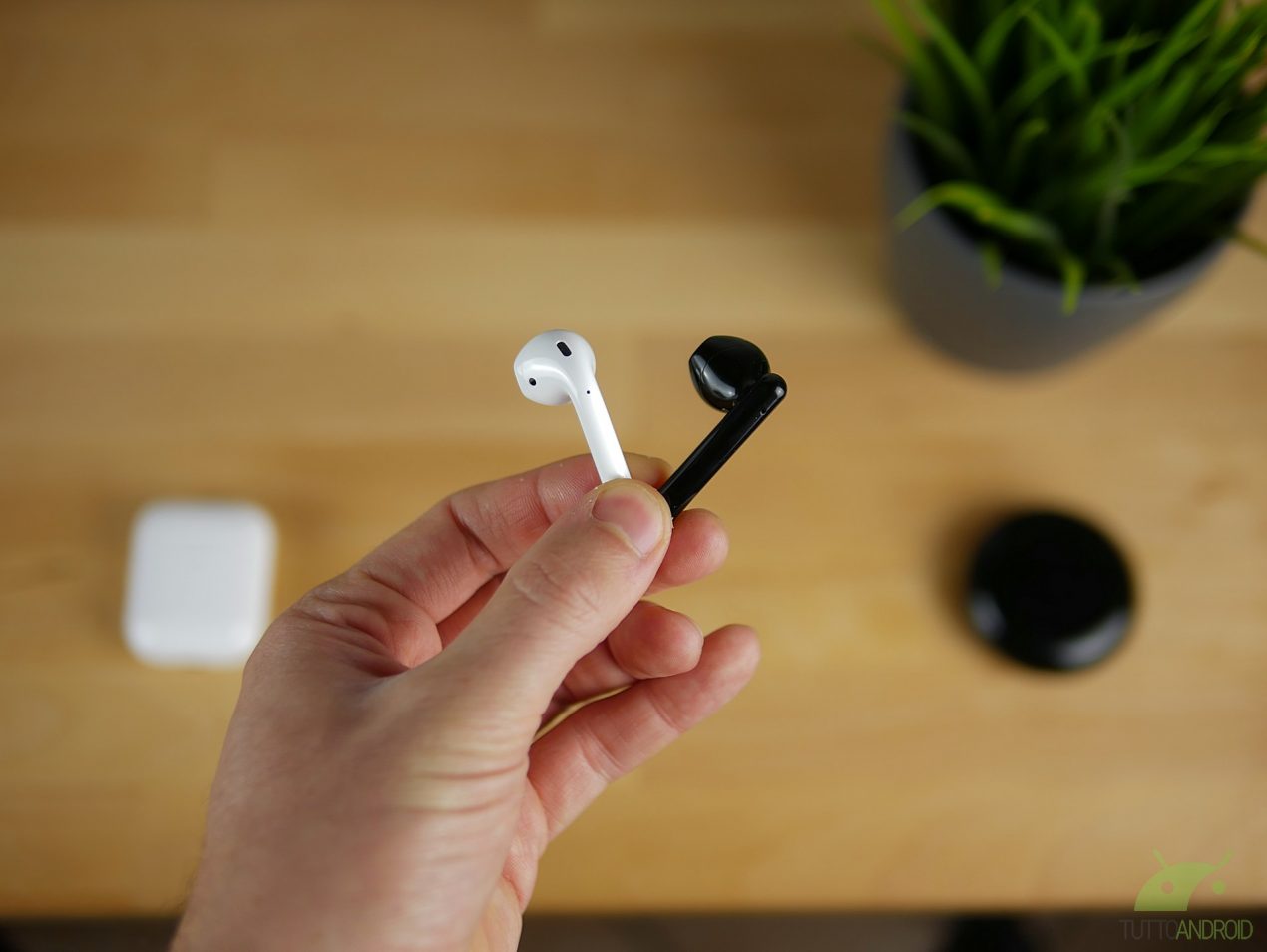 Huawei Freebuds 3 o Apple Airpods 2, quali sono le migliori true wireless non in ear? Ecco il nostro confronto (video)