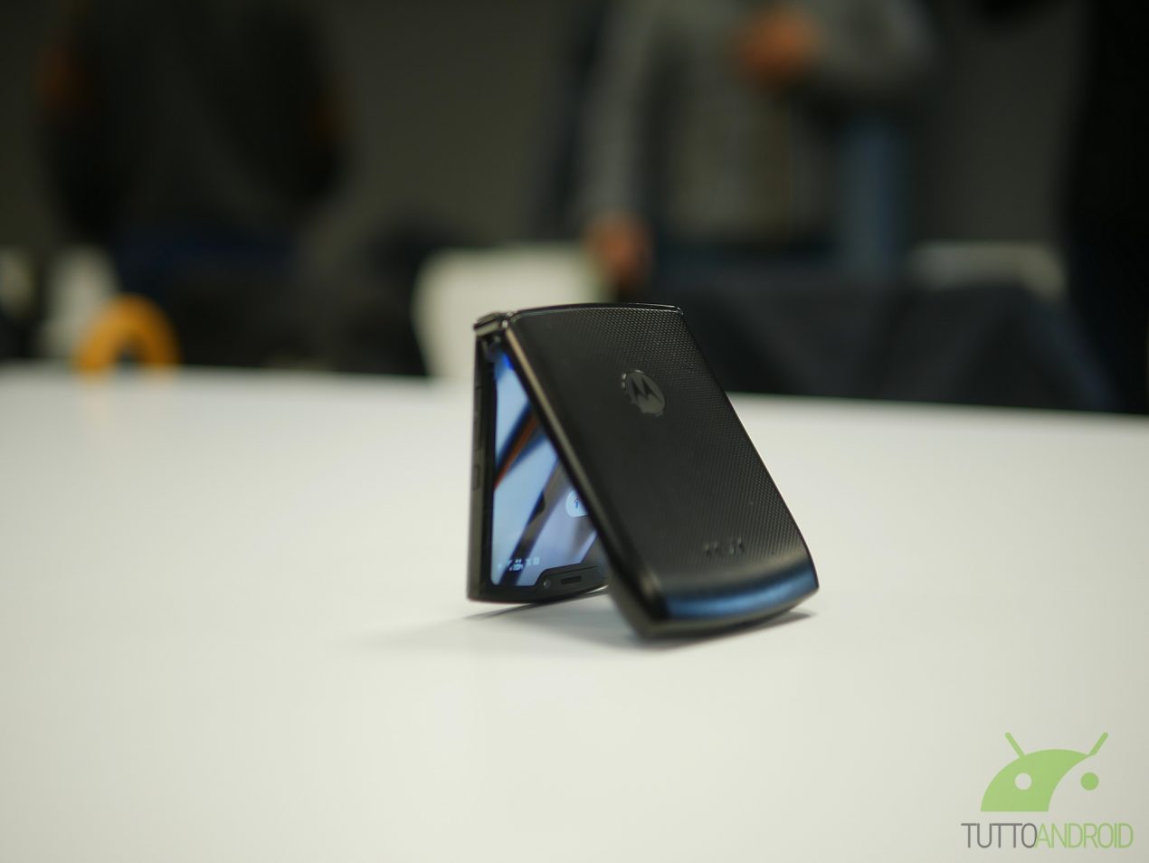 Emergono colorazioni e prezzi dell'atteso Motorola Razr 3