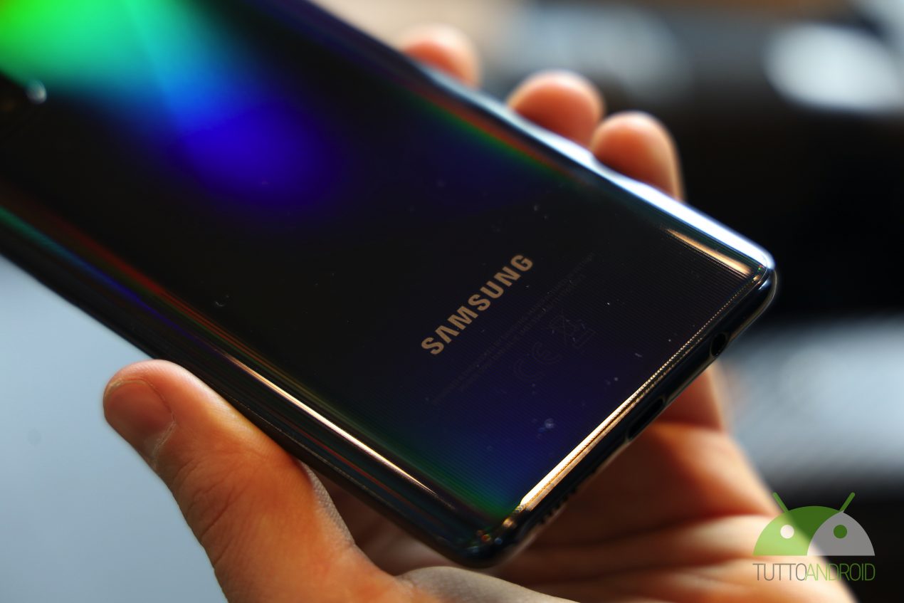Aggiornamenti ricchi di novità per Samsung Galaxy M31, A51 e Huawei P10 Lite