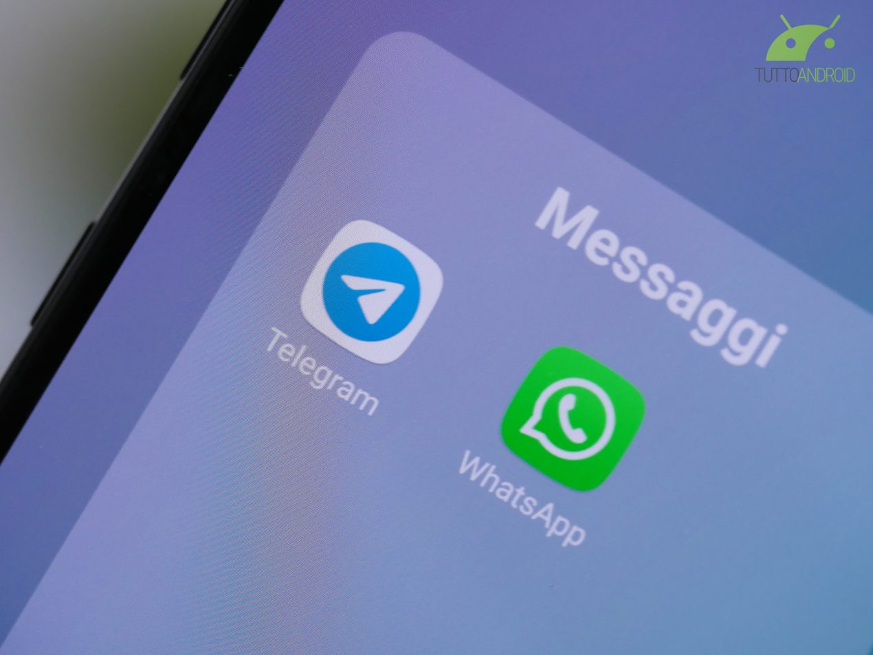 WhatsApp vs Telegram, è sfida anche nel 2020: il confronto con le ultime novità