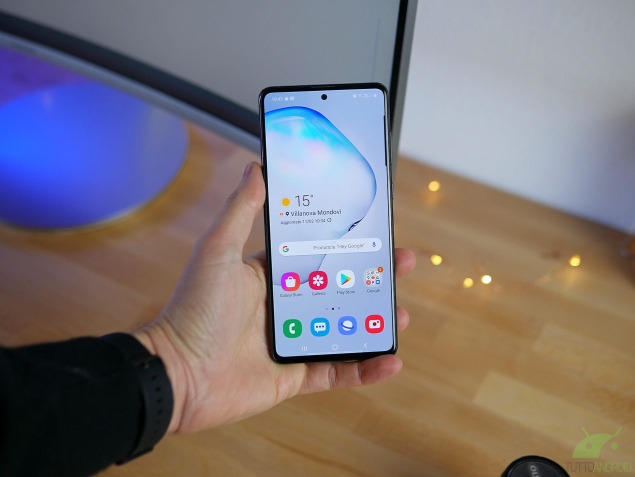 Samsung aggiorna sei Galaxy di fascia media, ma c'è anche Motorola Moto G52