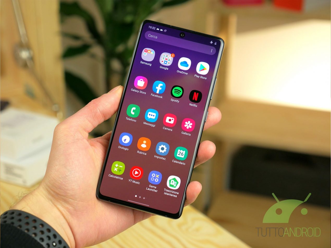 Anche per Samsung Galaxy S10 Lite è arrivato il momento di assaggiare Android 13