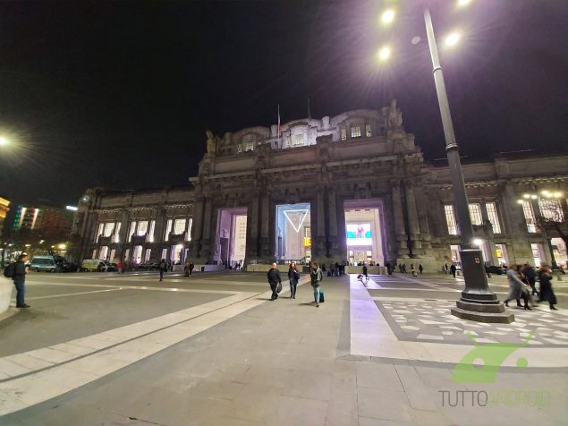Samsung Galaxy S10 Lite foto wide notte