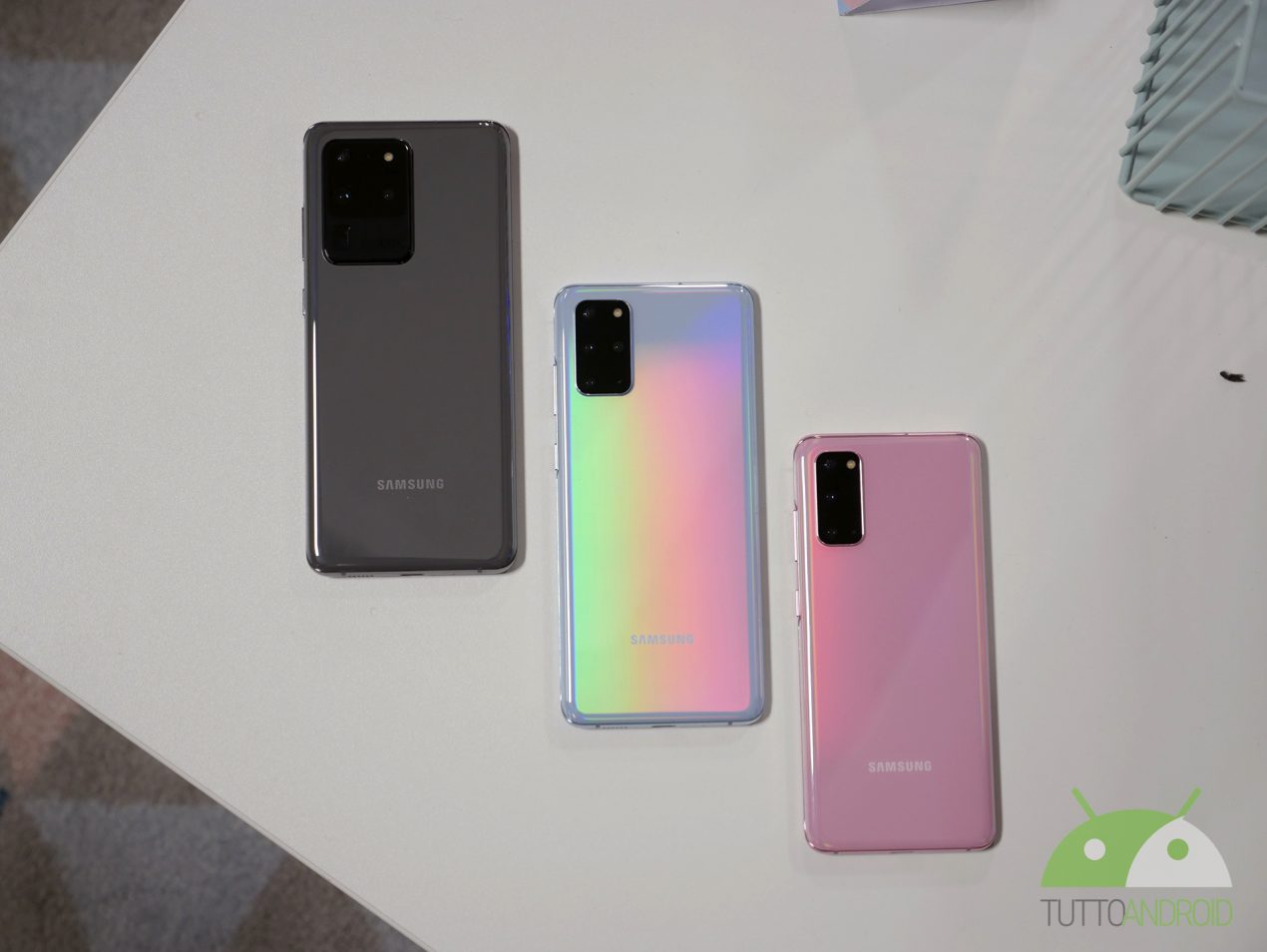 Samsung aggiorna 11 Galaxy e fa debuttare le patch di novembre, ma ci sono novità pure per Huawei