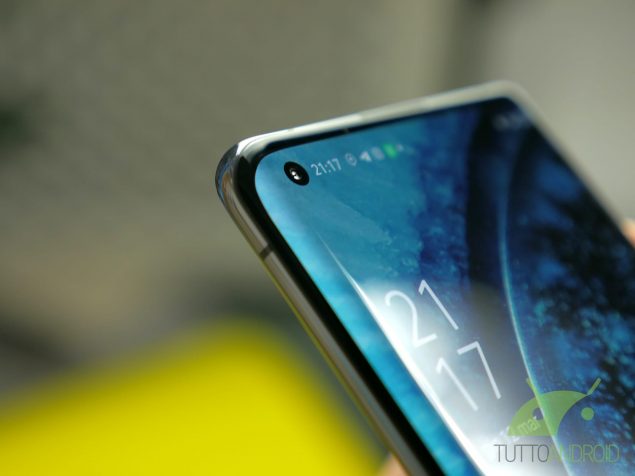 Recensione OPPO Find X2 Pro punch hole
