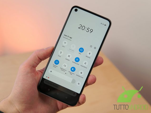 Confronto Mi 9 Lite vs Nova 5T vs Realme 6