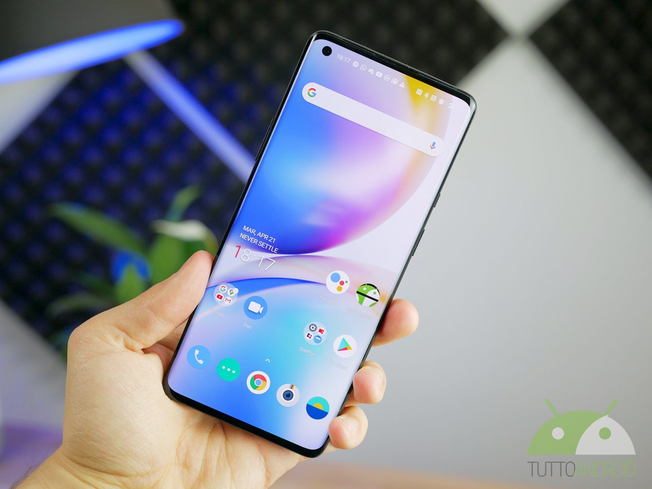 La beta pubblica di ColorOS 12 porta il DC Dimming su OnePlus 8 Pro e 8T