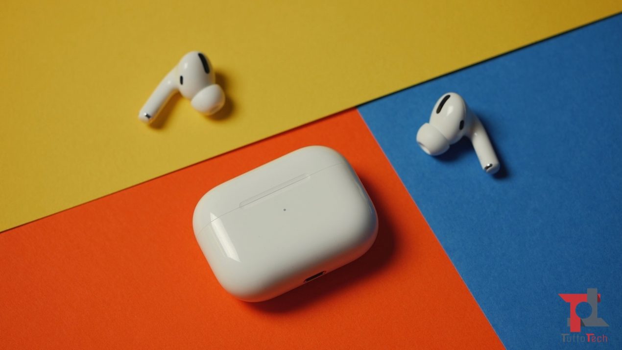 L'app CAPod permette di sfruttare meglio le cuffie Apple AirPods su Android