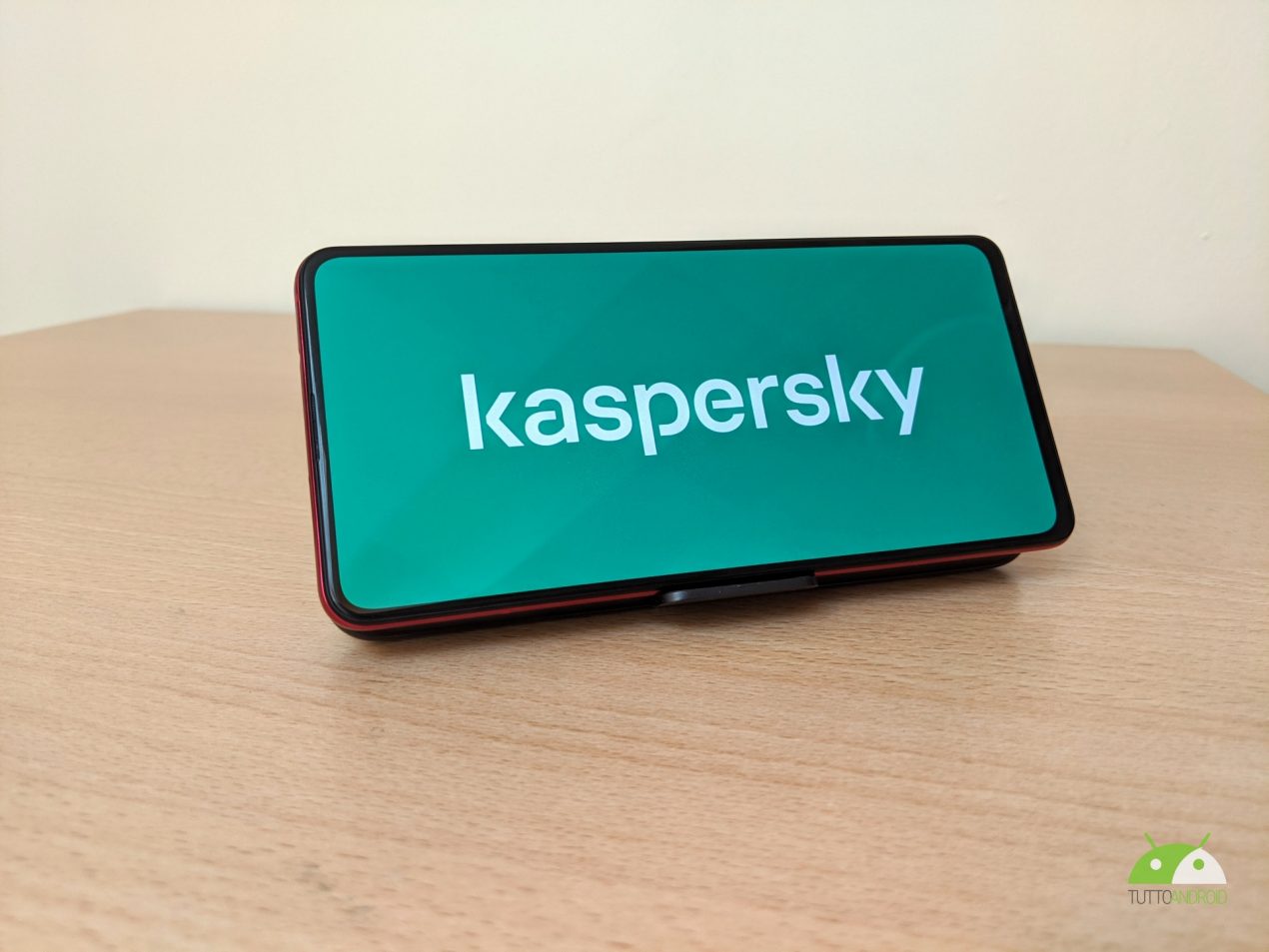 Kaspersky ci ricorda che il mondo mobile è ricco di insidie tra malware e truffe