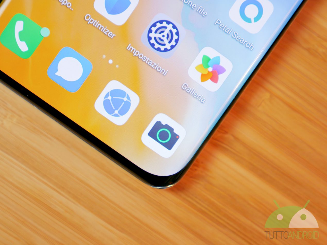 Huawei potrebbe lanciare uno smartphone con un design simile a P40 Pro