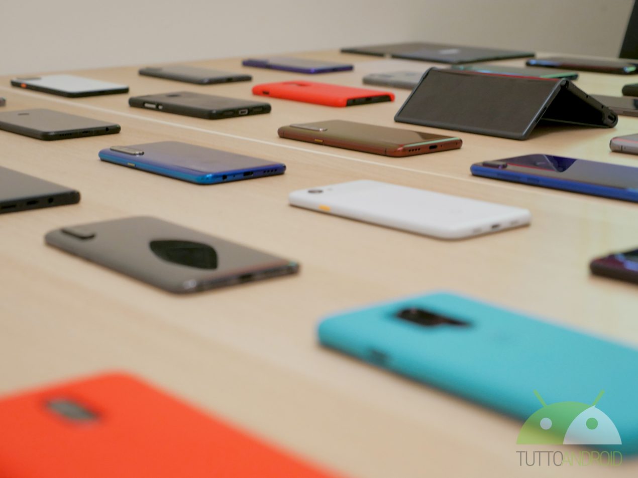 Quanti aggiornamenti: Android 11 per Samsung Galaxy Fold e Xiaomi Mi Note 10 Lite e altri