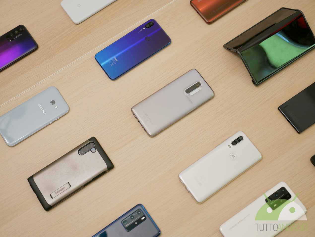 In mezzo a tante patch di sicurezza Samsung/Huawei, Android 11 sbarca su uno smartphone LG