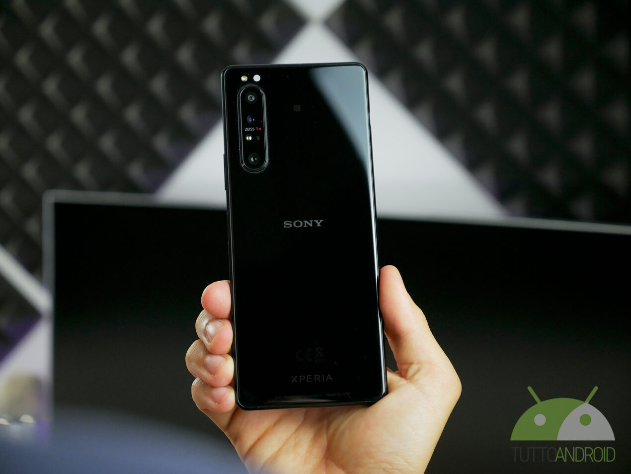 Aggiornamenti per Sony Xperia 1 II, Xperia L3, Huawei P20 e le FreeBuds Studio