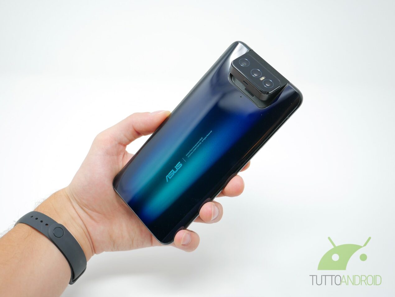 ASUS ZenFone 7, ZenFone 7 Pro e ROG Phone 3 in offerta per il Cyber Monday 2020