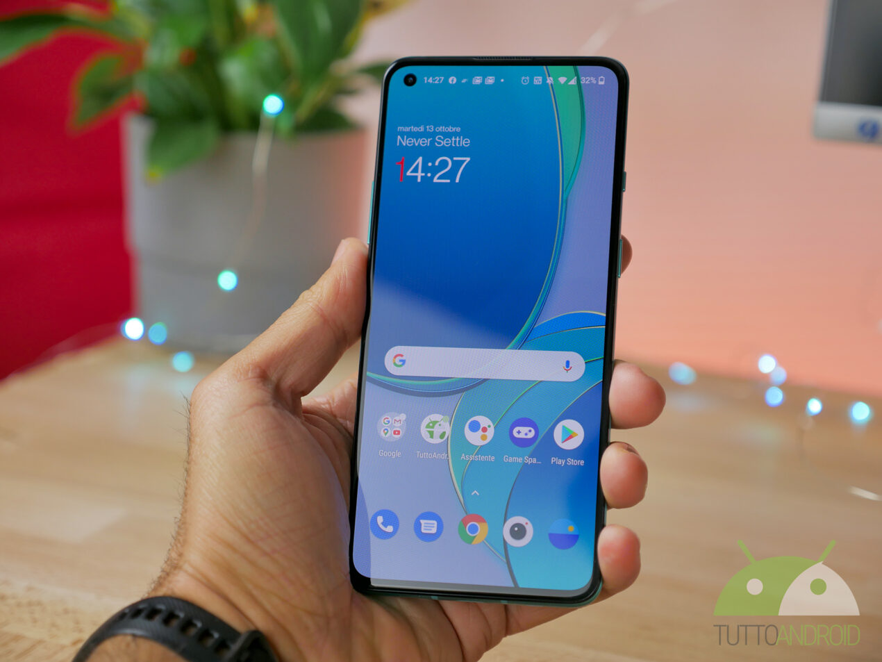 OnePlus cerca volontari per provare OxygenOS 12 con Android 12 su OnePlus 8 e 8T