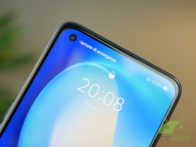 Recensione Realme 7 Pro punch hole