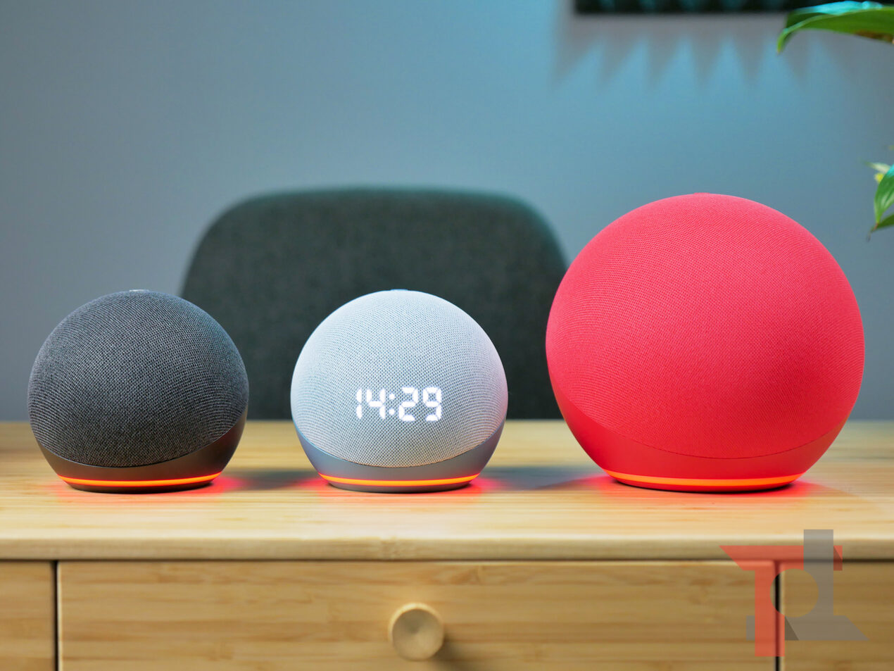 Amazon Echo si tinge di (RED), mentre i nuovi Echo e Fire TV in offerta al minimo