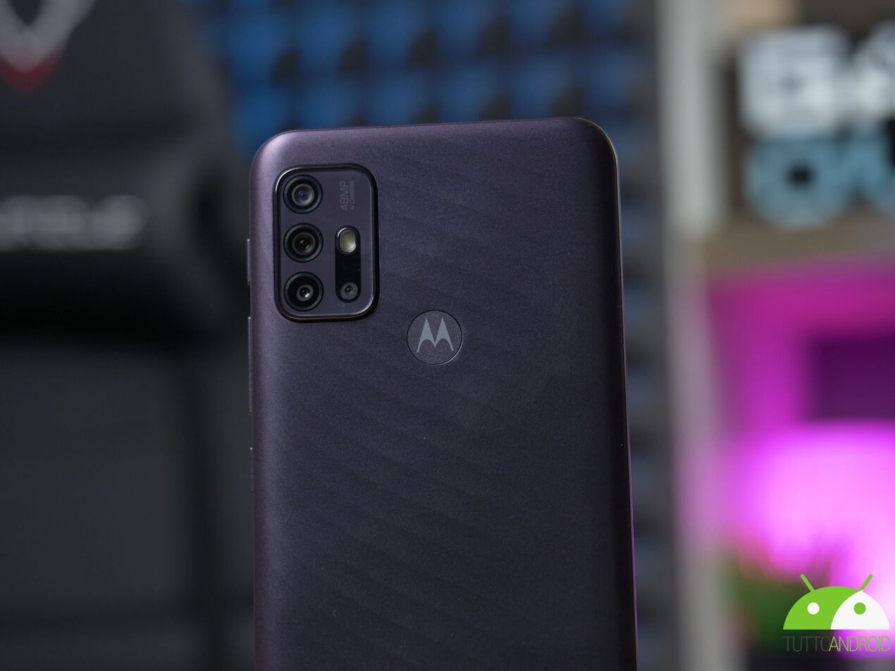 Ecco immagini e caratteristiche di Motorola Moto G Power (2022) e Moto G71