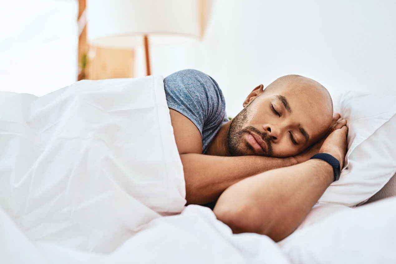 Fitbit invia 5 sondaggi al giorno per proporre un programma di sonno personalizzato
