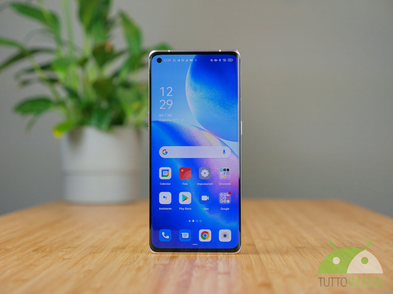 Il validissimo Oppo Find X3 Neo torna in offerta al prezzo bomba