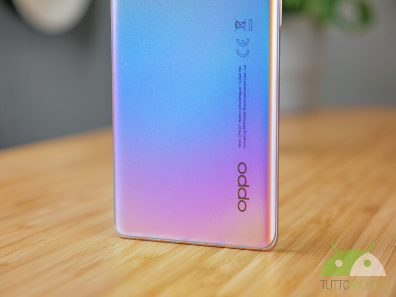 Potete scaricare questi bellissimi sfondi (anche live) di OPPO Find X5 Pro