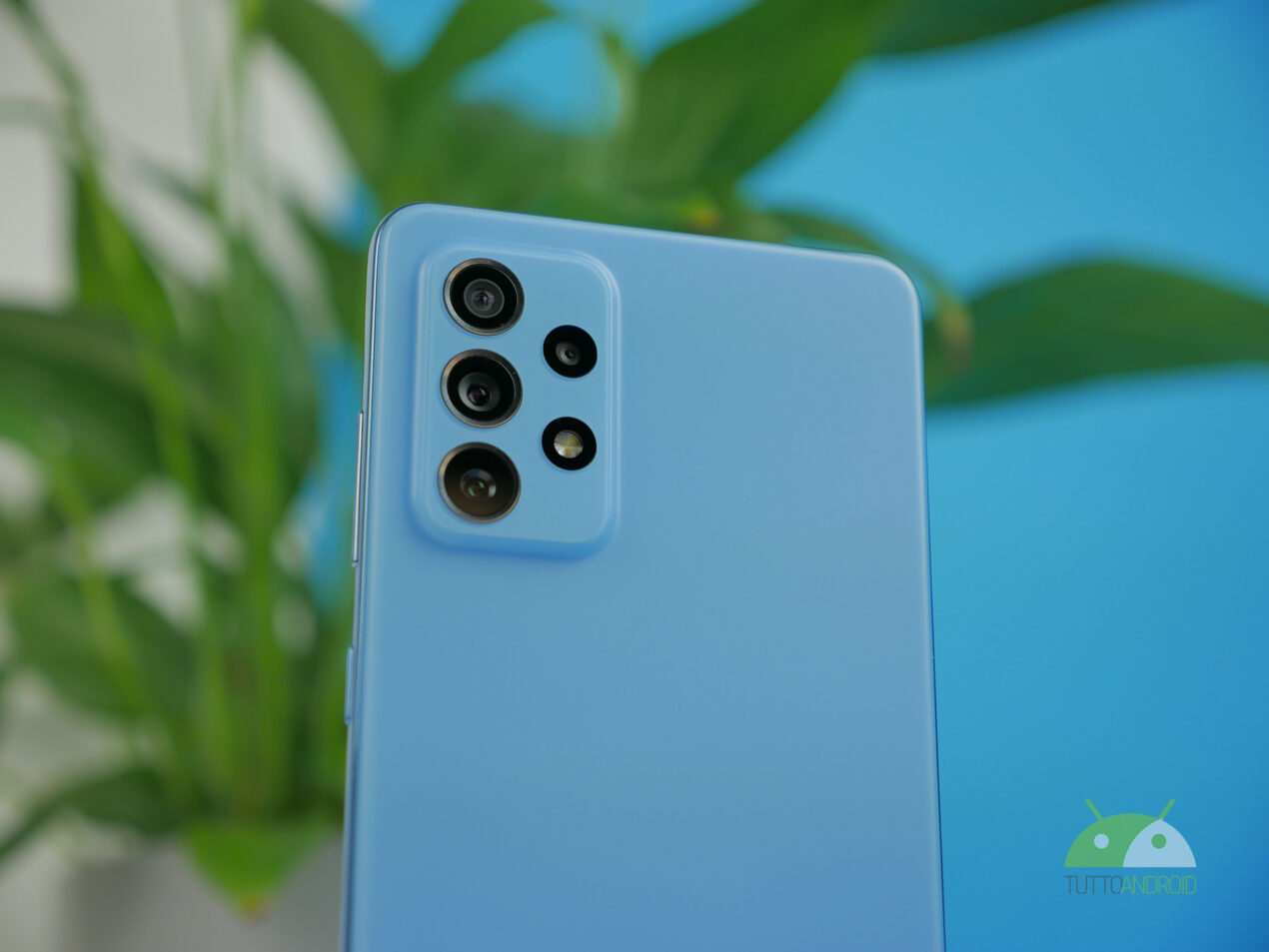 Un altro device Xiaomi abbraccia la MIUI 12.5 mentre Samsung aggiorna Galaxy A72
