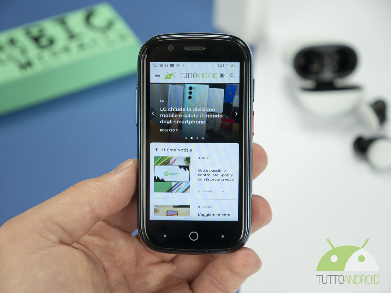Recensione Jelly 2: lo smartphone più compatto al mondo si rinnova
