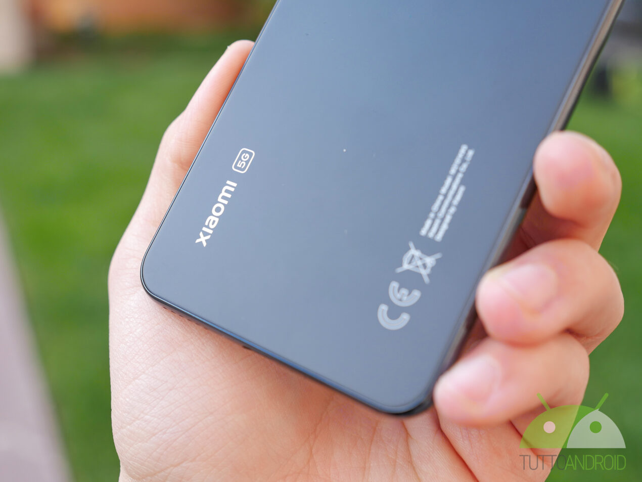 Nuove anticipazioni sul tasto IA di Xiaomi 18 e su un colore inedito