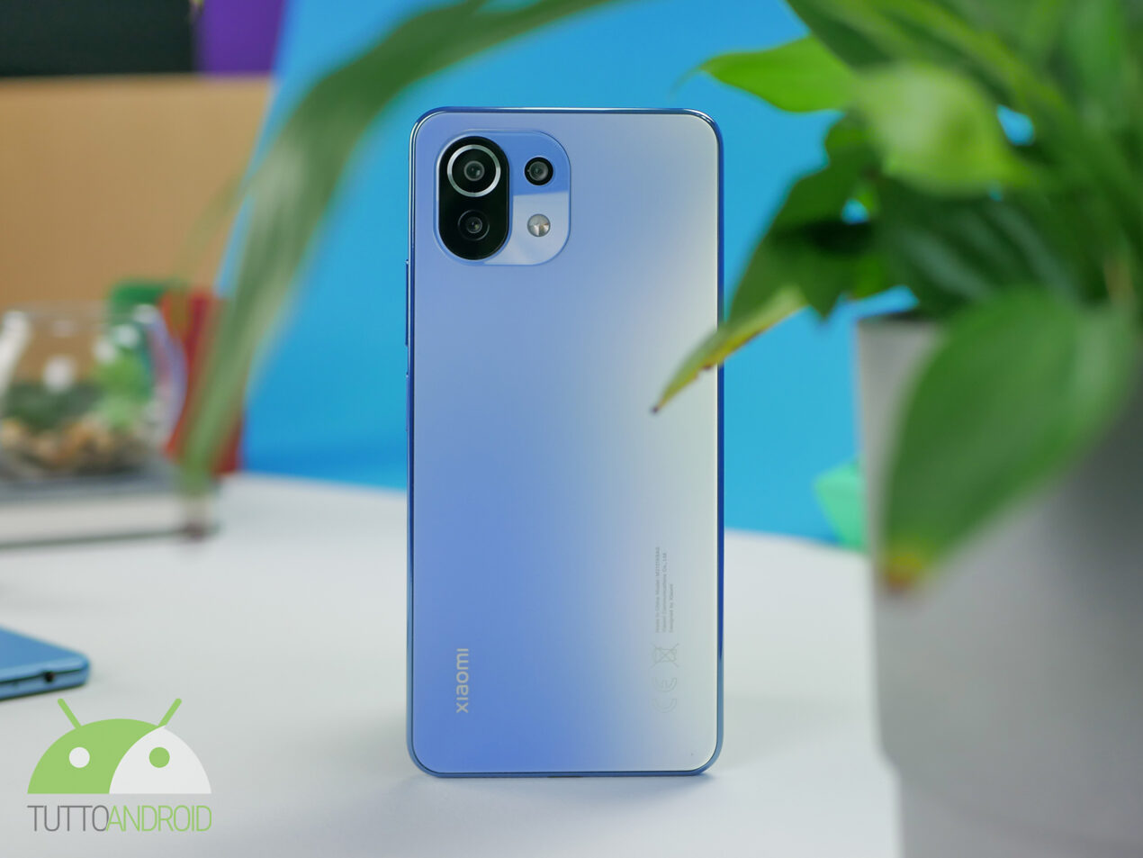 Recensione Xiaomi Mi 11 Lite: punta tutto su design, spessore e peso
