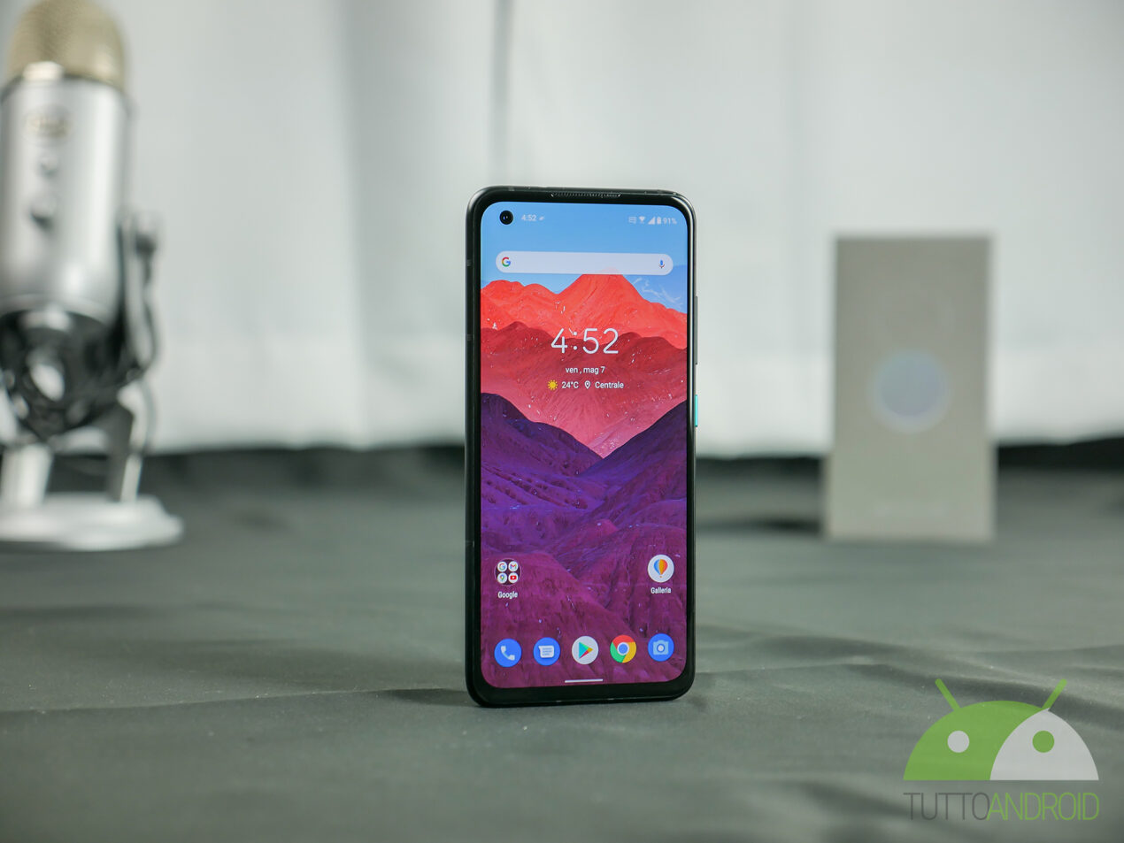 È il momento giusto per portarsi a casa ASUS ZenFone 8 e gli accessori in sconto