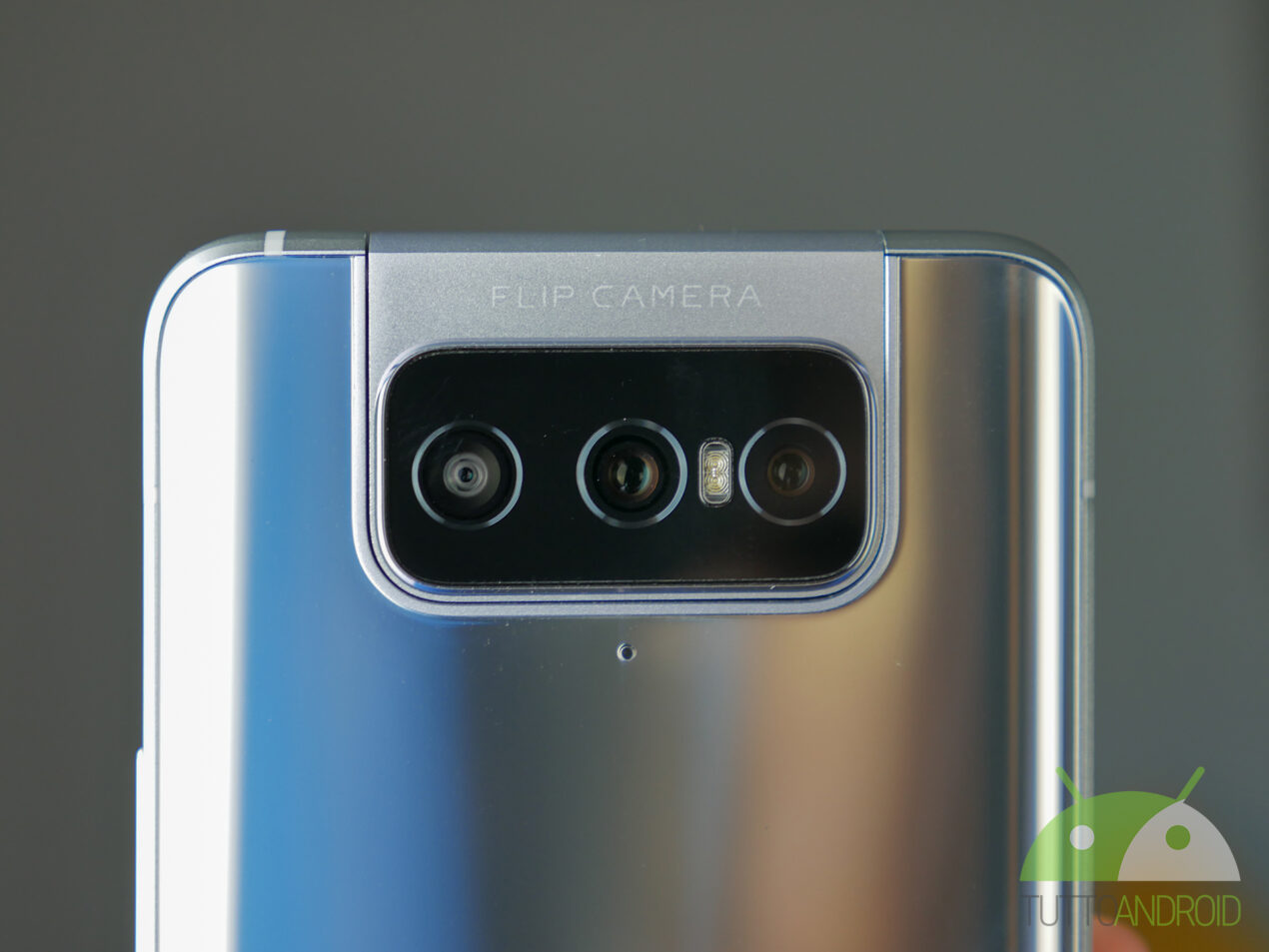 Recensione ASUS Zenfone 8 Flip: sorpresa! È ZenFone 7 con Snapdragon 888