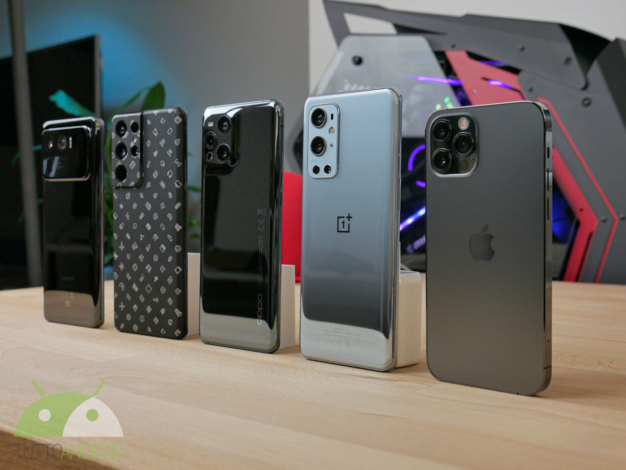 Gli smartphone top del 2021 a confronto: Samsung, Apple, Xiaomi, Oppo e OnePlus