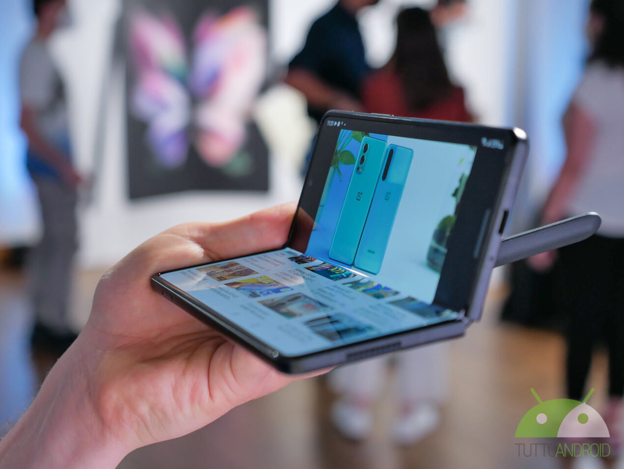 Questo Samsung Galaxy Z Fold multi-pieghevole lascerebbe tutti a bocca aperta