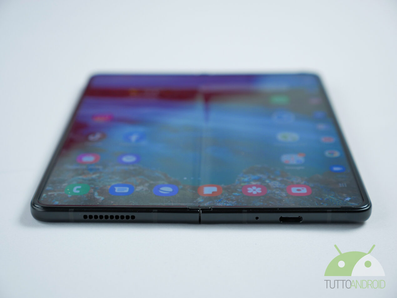 Android 12 sbarca su altri Samsung, ma aggiornano anche Google, OnePlus e Motorola