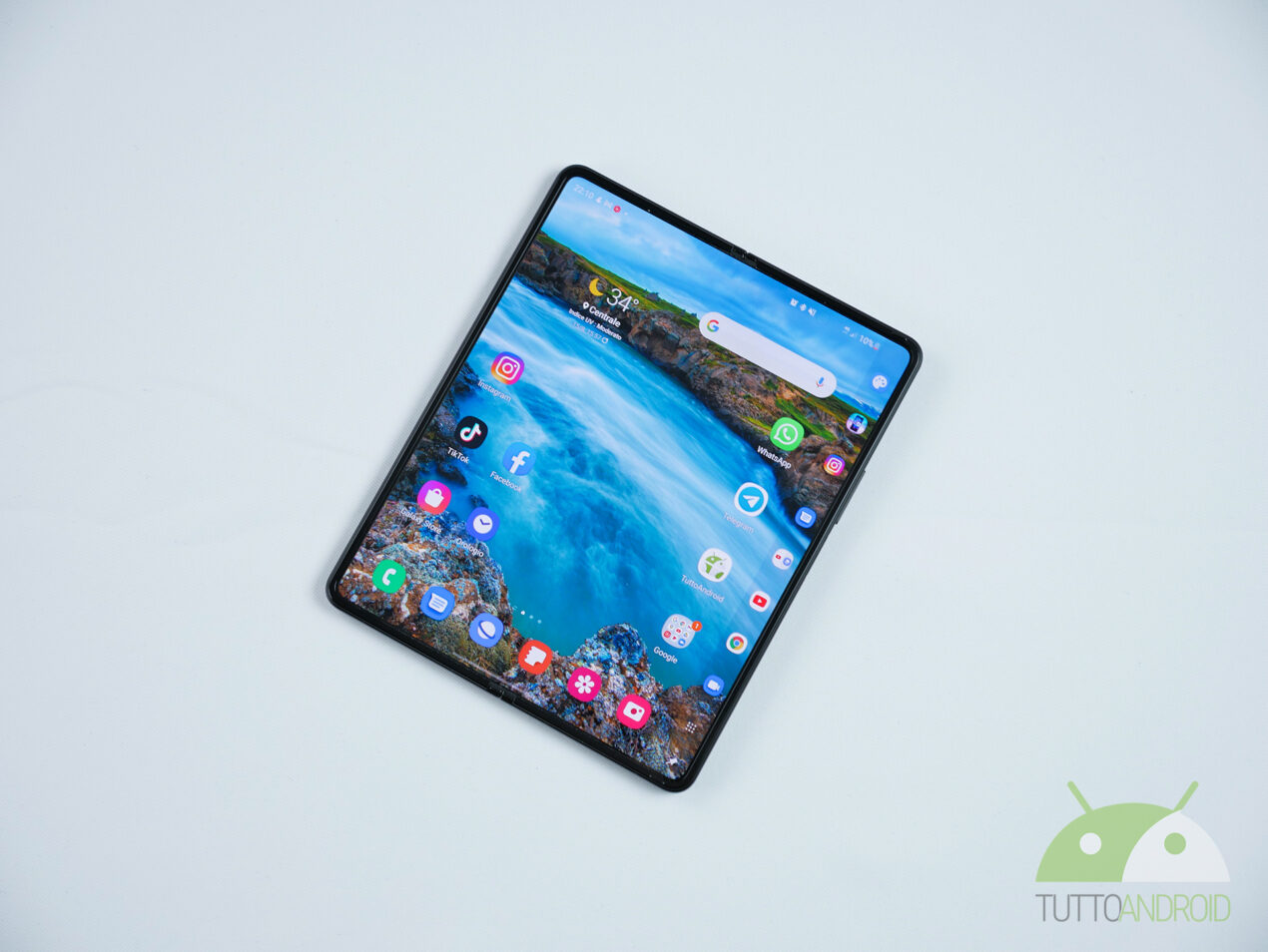 Occasione ghiotta per acquistare Samsung Galaxy Z Fold3 5G grazie a un coupon