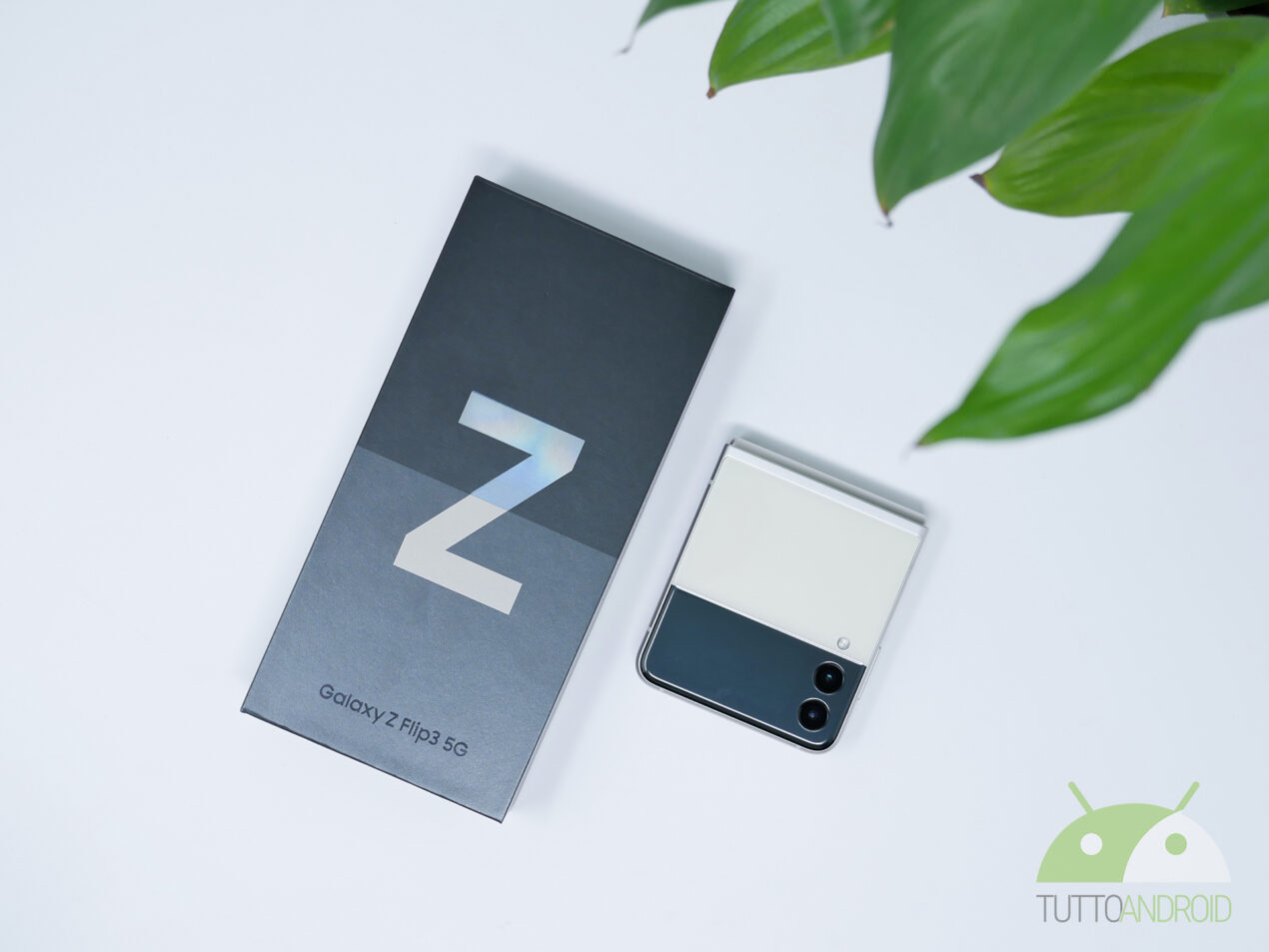 Il concorso per i 30 anni di Samsung Italia mette in palio Galaxy Z Flip3 5G e altri super premi