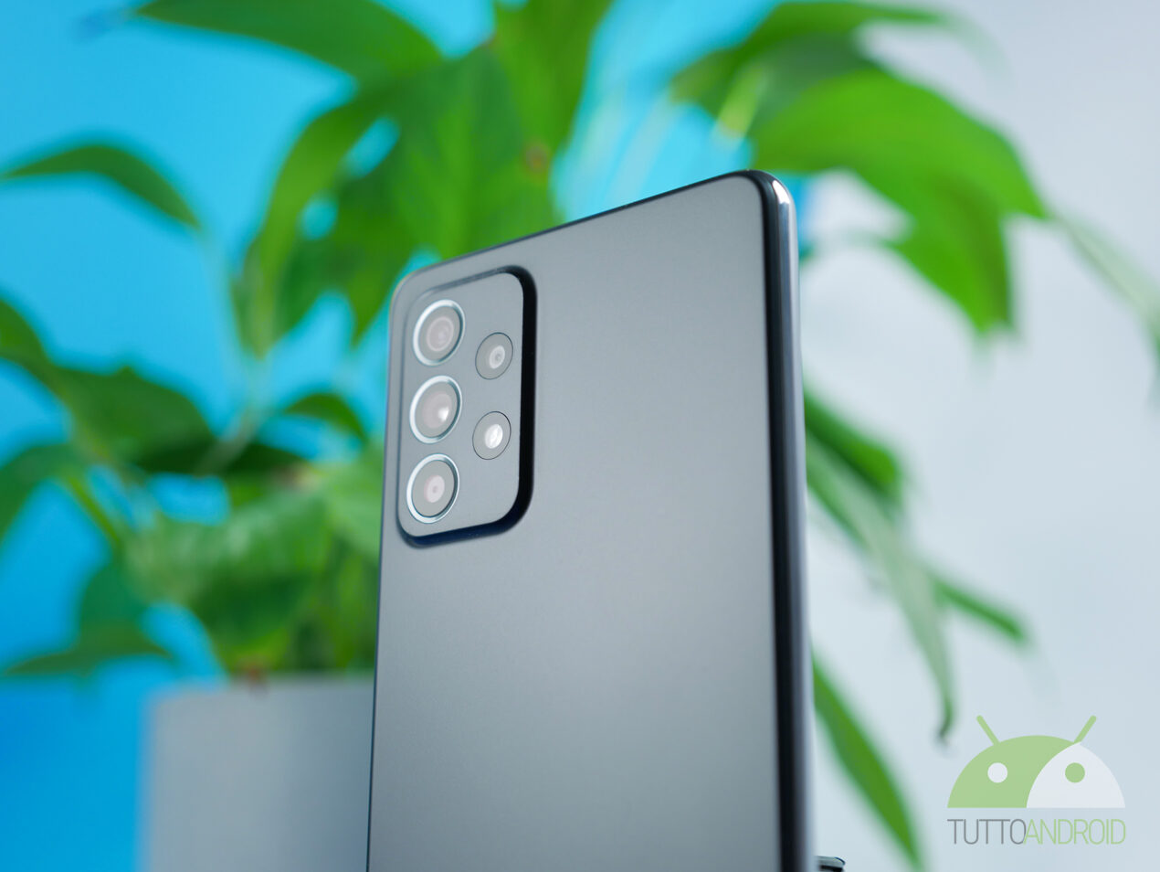 Fine degli aggiornamenti per questi quattro smartphone Samsung