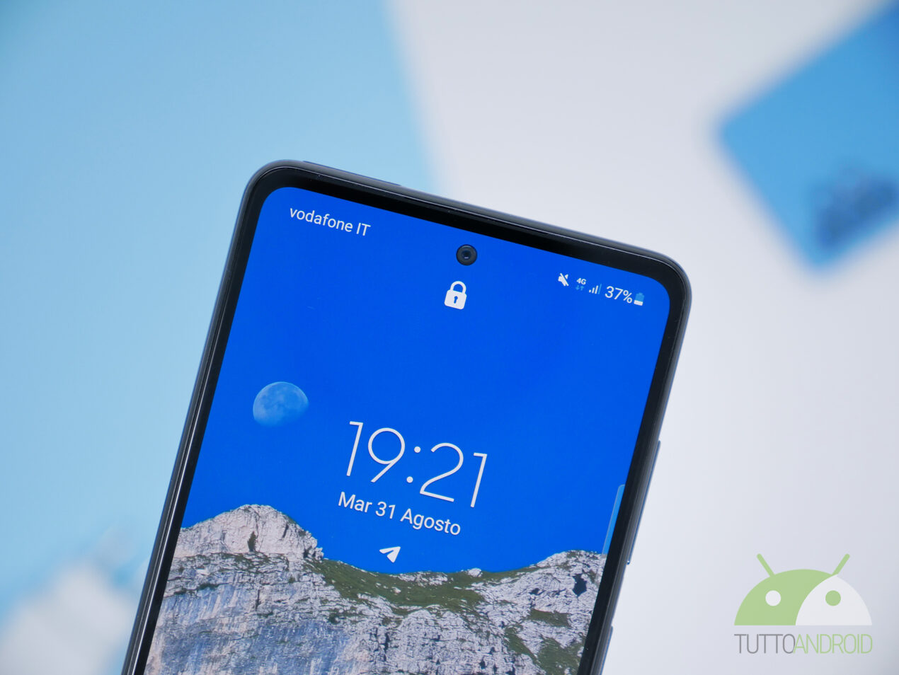 Aggiornamenti per un mare di smartphone Samsung, Xiaomi e OnePlus