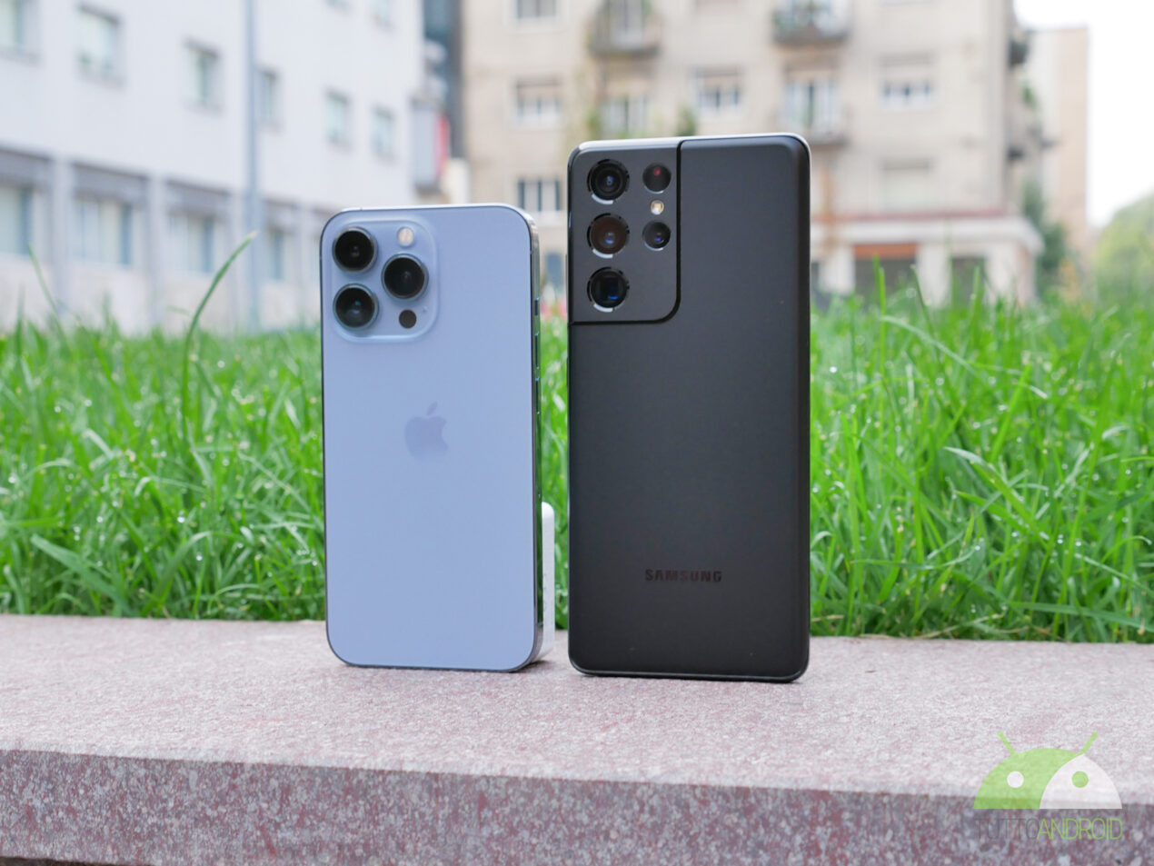 Crescono le vendite di smartphone nel 2021: Samsung leader, bene Xiaomi e OPPO