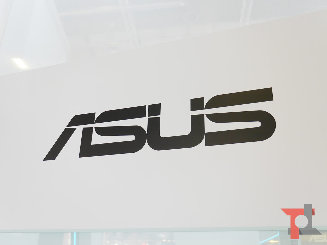 Sconti fino a 800 euro sullo store ASUS con le offerte Scary Halloween