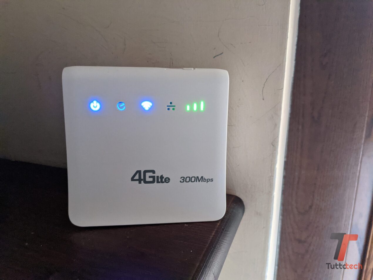 CPE LTE è un piccolo router mobile Wi-Fi dal gran rapporto qualità-prezzo