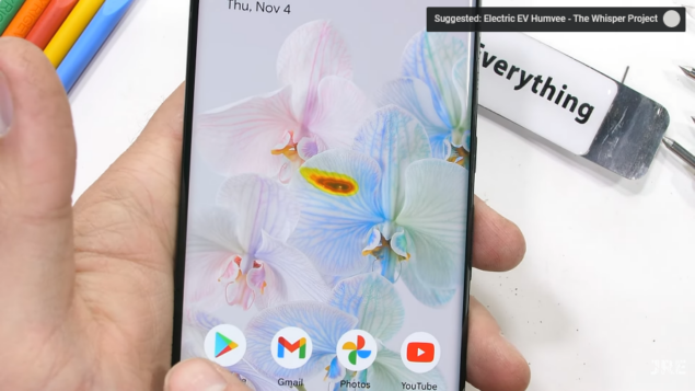 google pixel 6 pro jerryrigeverything