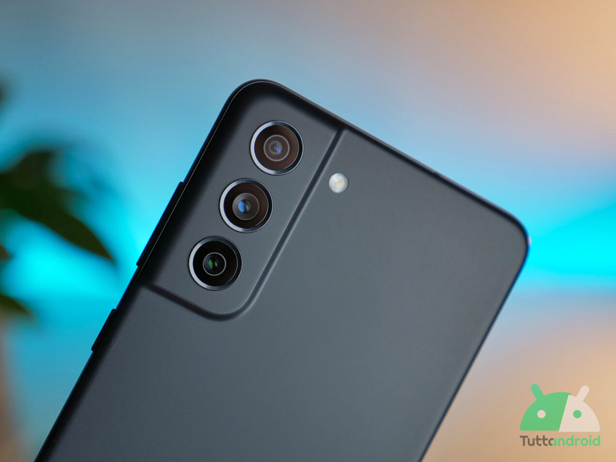 Quanti aggiornamenti per Samsung, ma ci sono anche Sony Xperia 10 IV e Nothing