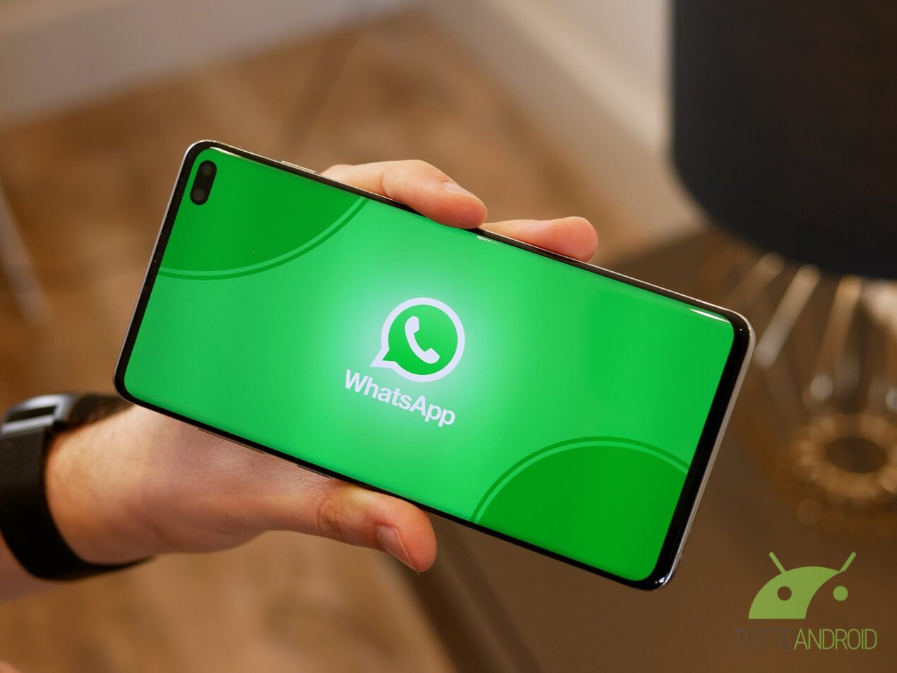 WhatsApp sta introducendo la pausa per i messaggi audio