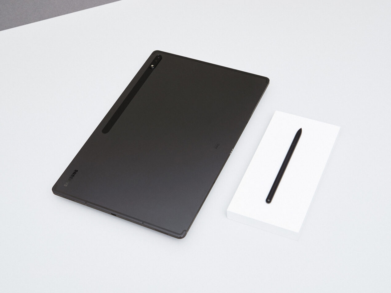 Samsung Galaxy Tab S8 Ultra messo a dura prova in un test di resistenza